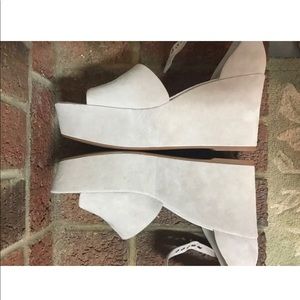 Vince Camuto Wedge size 10, stone color
